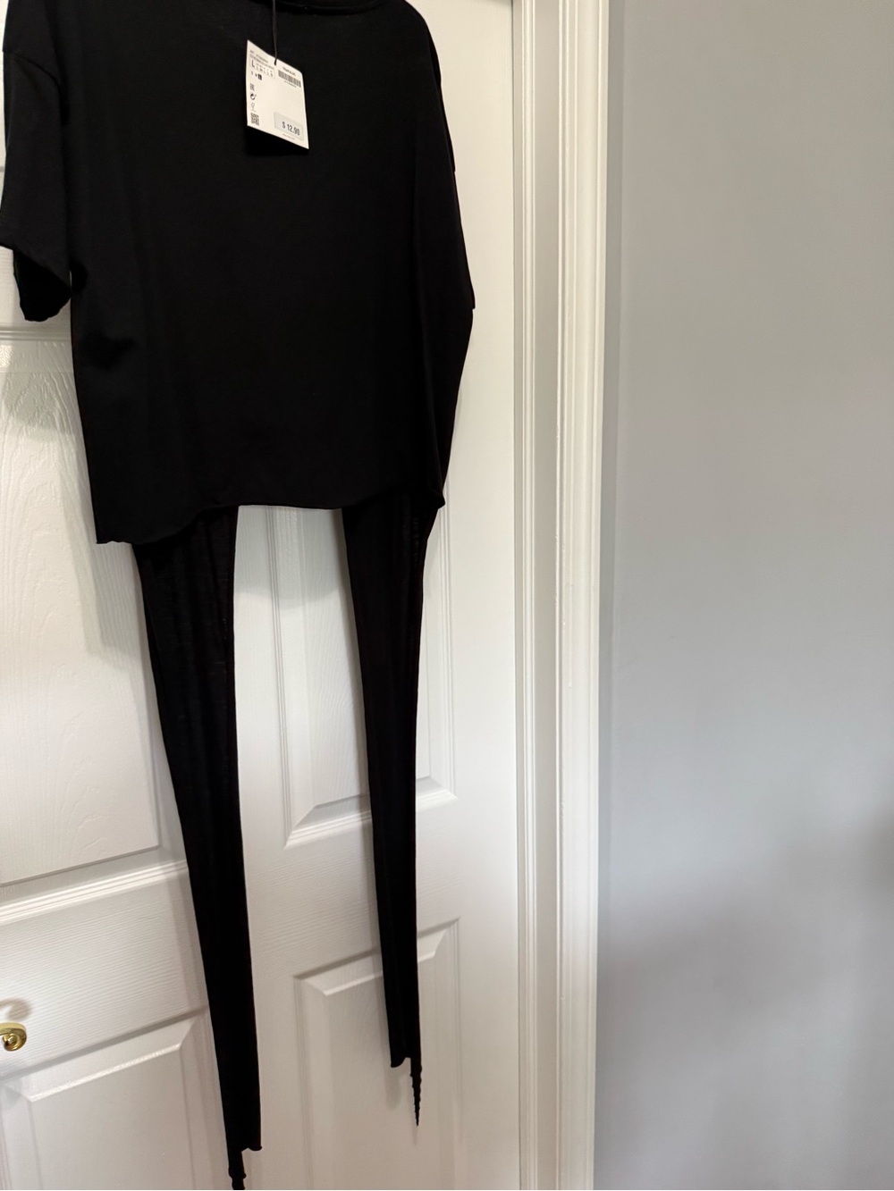 Zara Black Short-Sleeve top - Picture 2 of 2